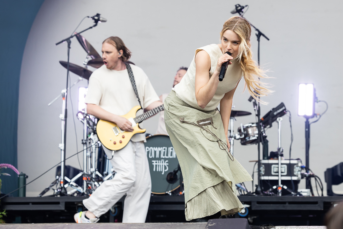 Pommelien Thijs @ Vestrock 2024 dag 2, picture 31, photographed by Marc Verdonck - FrontView Magazine