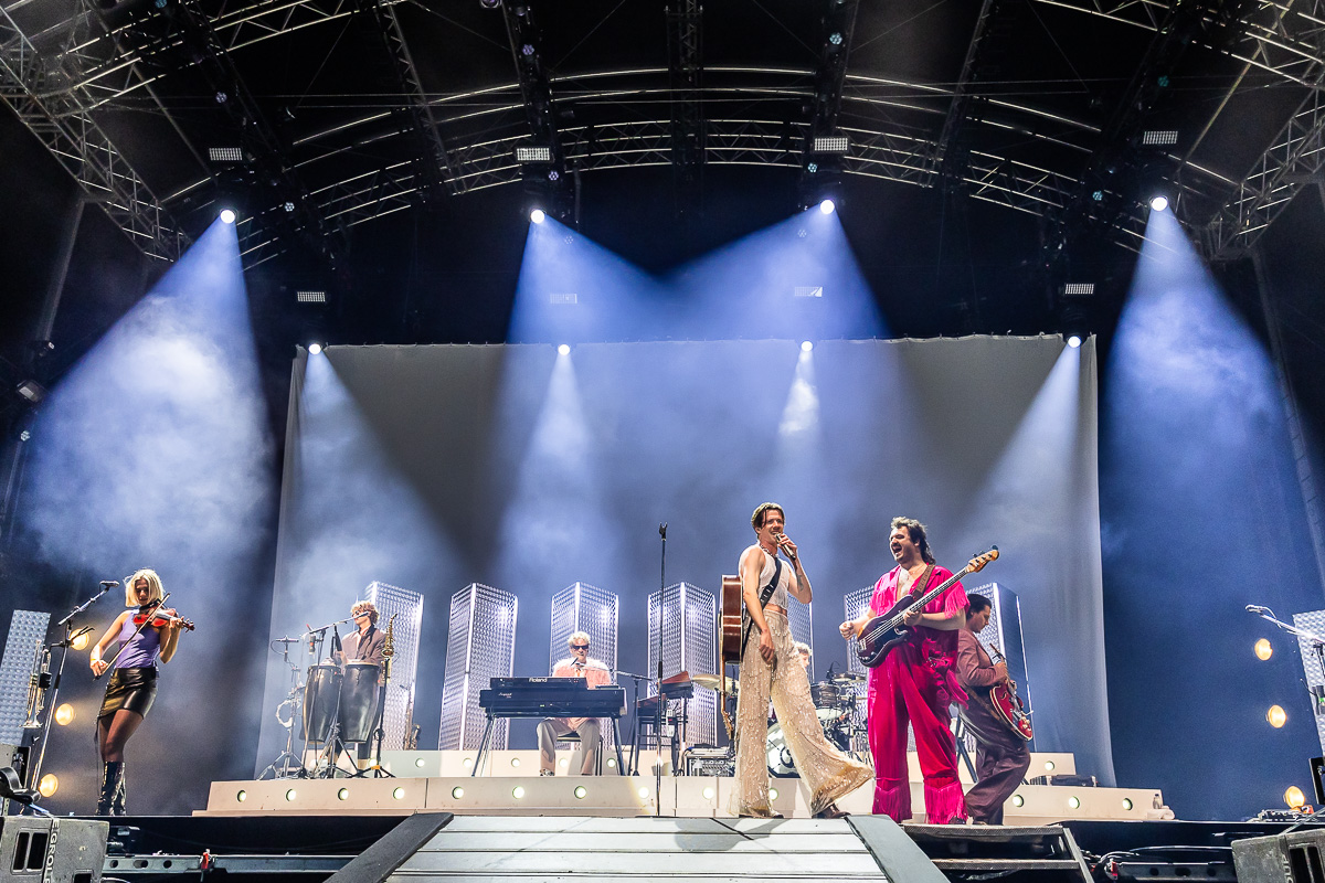 Son Mieux @ Vestrock 2024 dag 2, picture 14, photographed by Marc Verdonck - FrontView Magazine