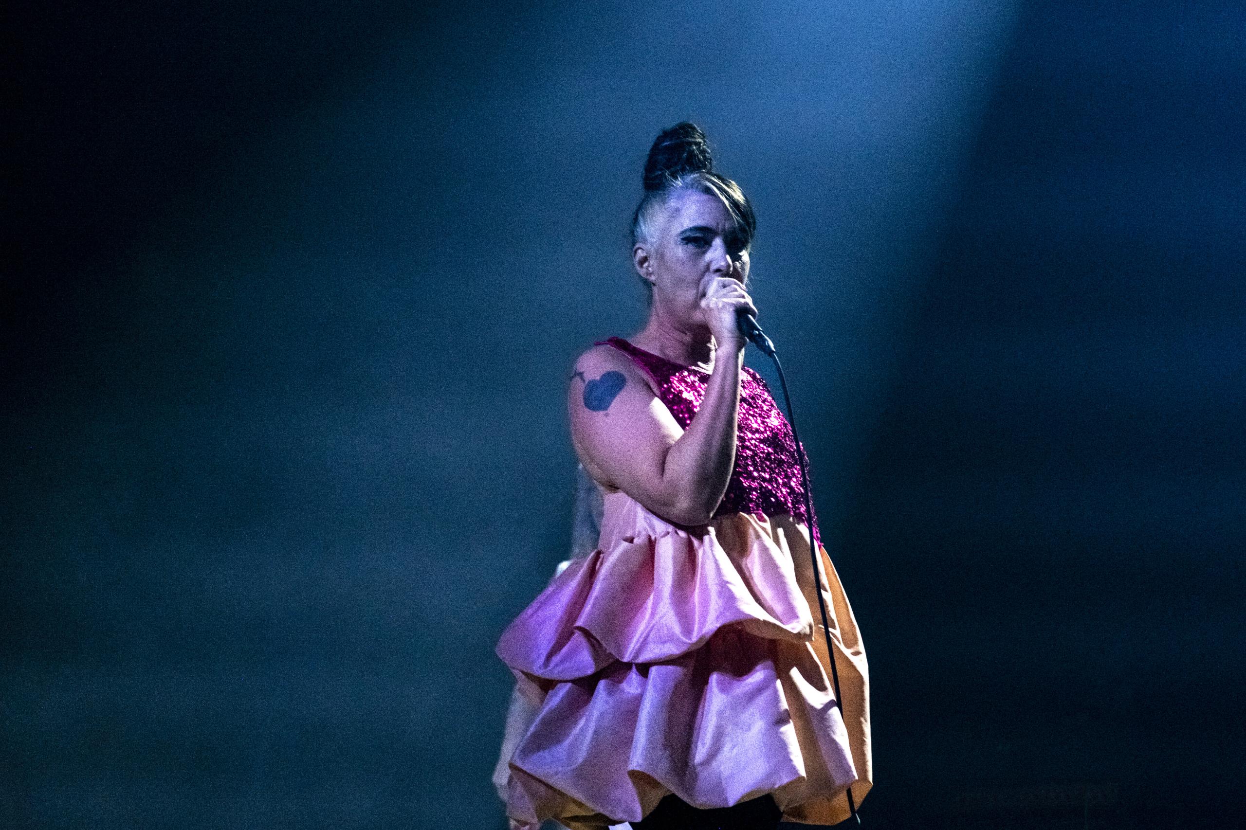 Bikini Kill @ de Roma, picture 3, photographed by Sandra Van Watermeulen - FrontView Magazine