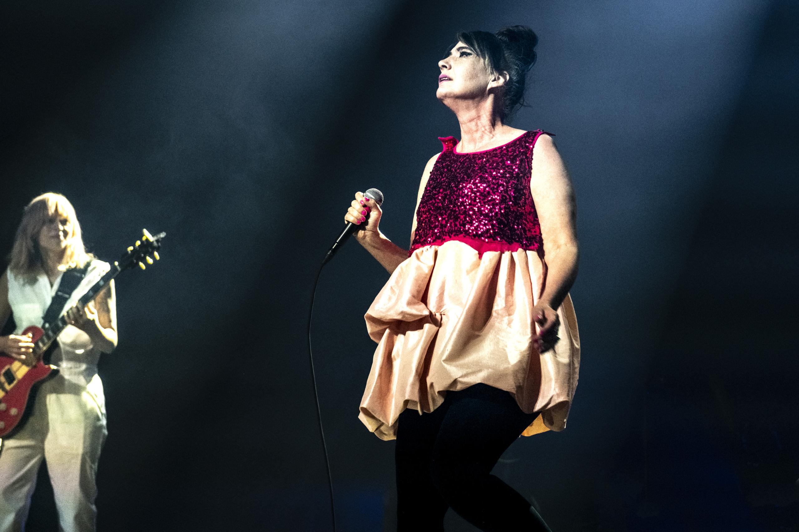 Bikini Kill @ de Roma, picture 6, photographed by Sandra Van Watermeulen - FrontView Magazine