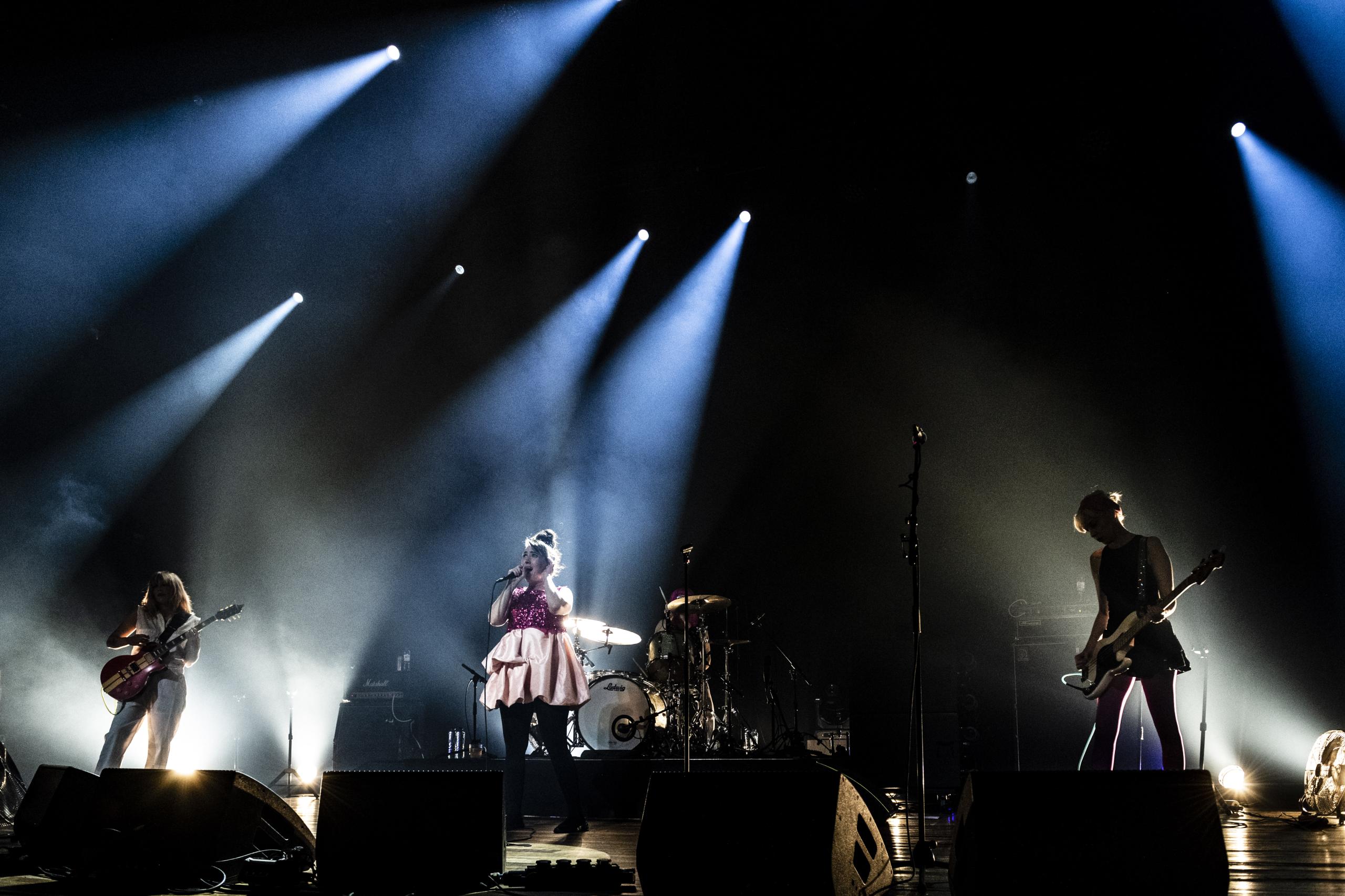 Bikini Kill @ de Roma, picture 12, photographed by Sandra Van Watermeulen - FrontView Magazine