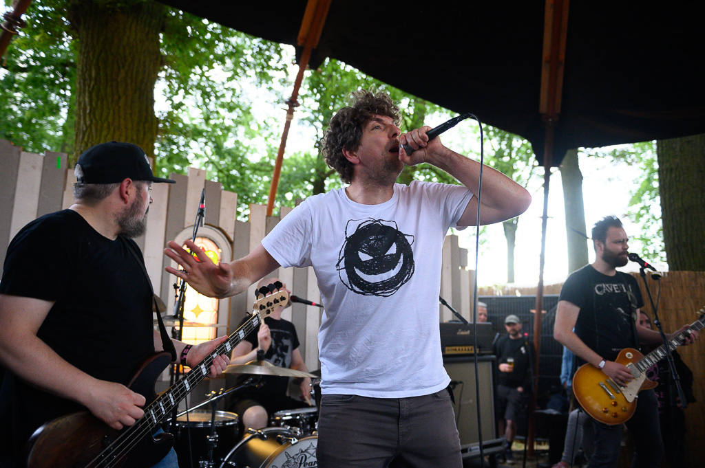Tangled Horns @ Retie Rockt, picture 11, photographed by Gert Daemen - FrontView Magazine