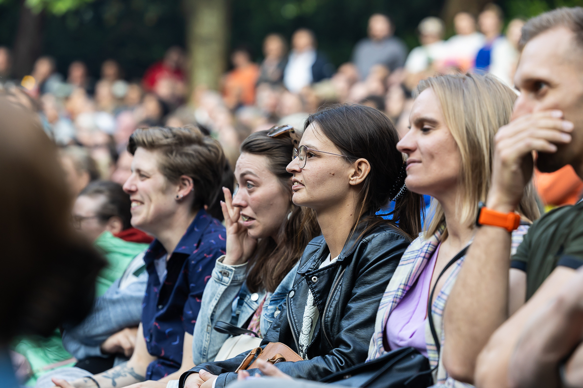 Soundos & Alex Agnew @ OLT Rivierenhof, picture 8, photographed by Marc Verdonck - FrontView Magazine