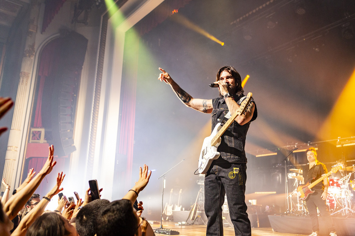 Juanes @ De Roma, picture 1, photographed by Edwin Houdevelt - FrontView Magazine