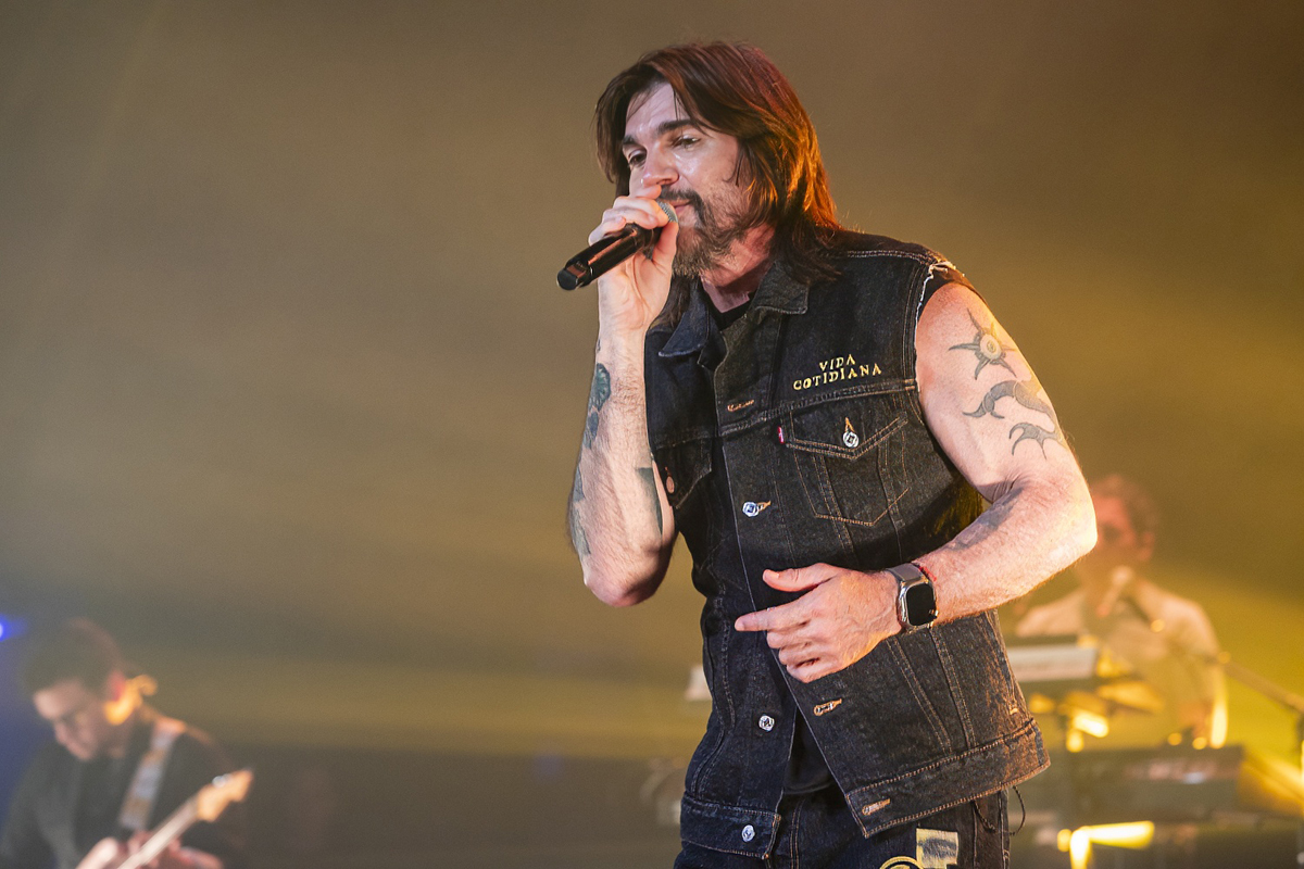 Juanes @ De Roma, picture 2, photographed by Edwin Houdevelt - FrontView Magazine