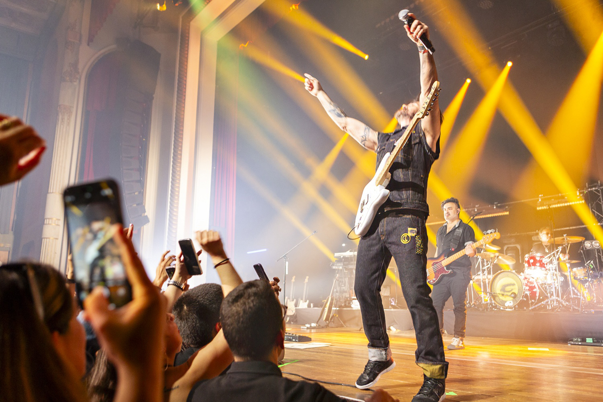 Juanes @ De Roma, picture 3, photographed by Edwin Houdevelt - FrontView Magazine