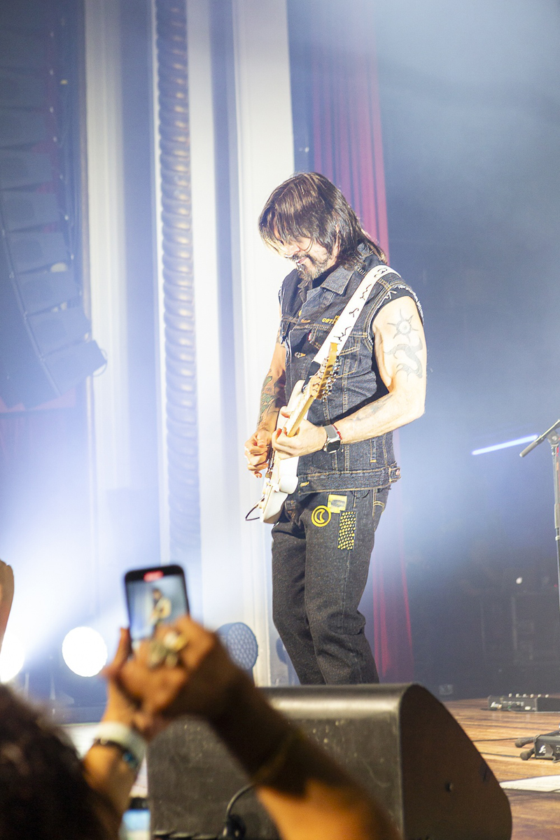 Juanes @ De Roma, picture 4, photographed by Edwin Houdevelt - FrontView Magazine