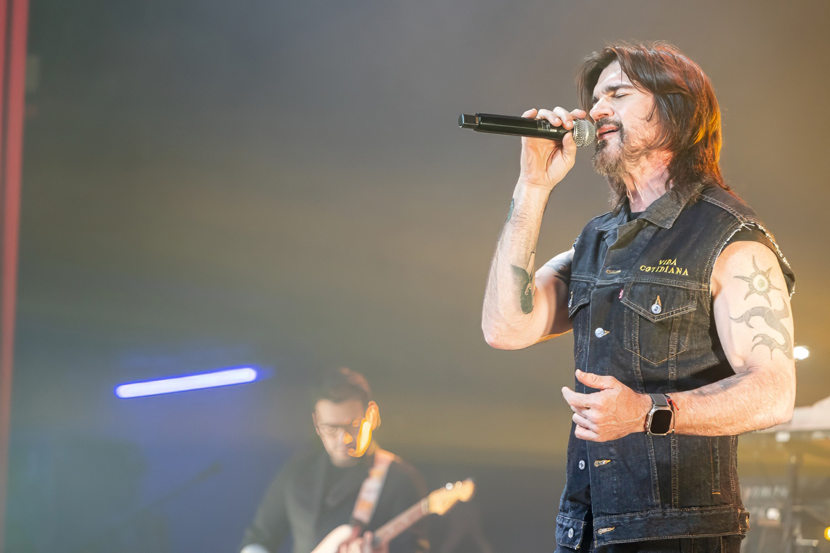 Juanes @ De Roma, picture 9, photographed by Edwin Houdevelt - FrontView Magazine
