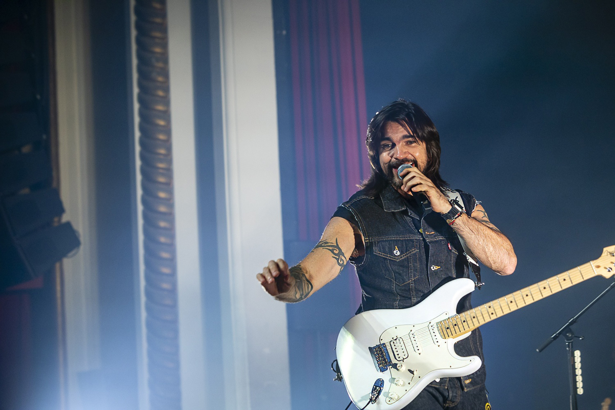 Juanes @ De Roma, picture 16, photographed by Edwin Houdevelt - FrontView Magazine