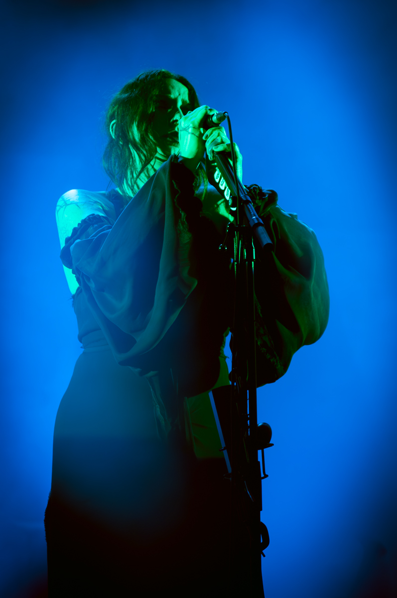 Chelsea Wolfs @ Ancienne Belgique, picture 2, photographed by Jurgen Van De Maele - FrontView Magazine