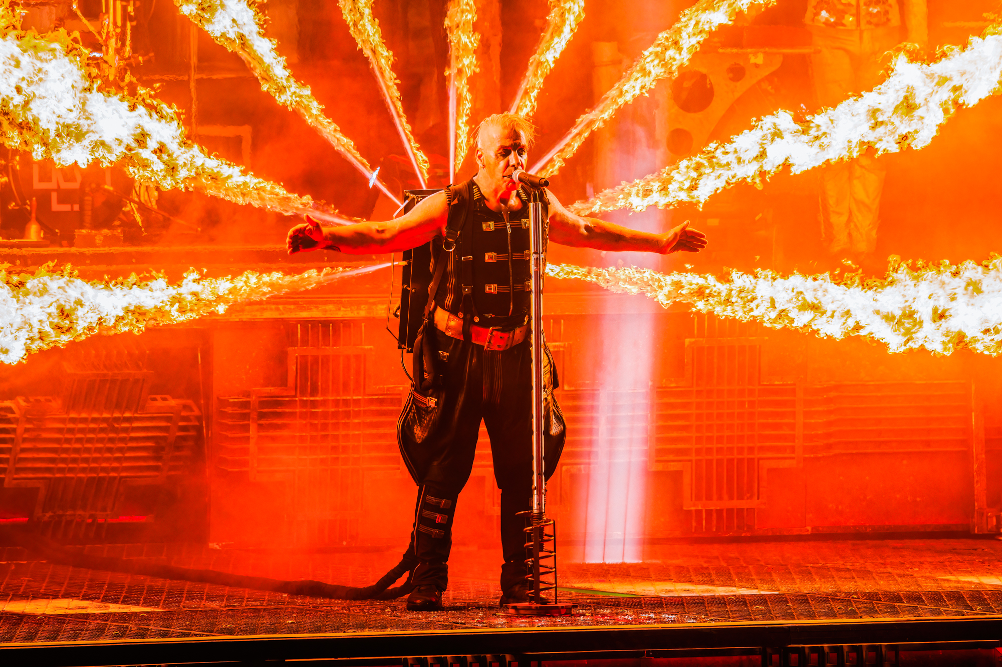 Rammstein in concert @ park De Nieuwe Koers Oostende, foto 24, foto's door Paul Jongeneelen - FrontView Magazine