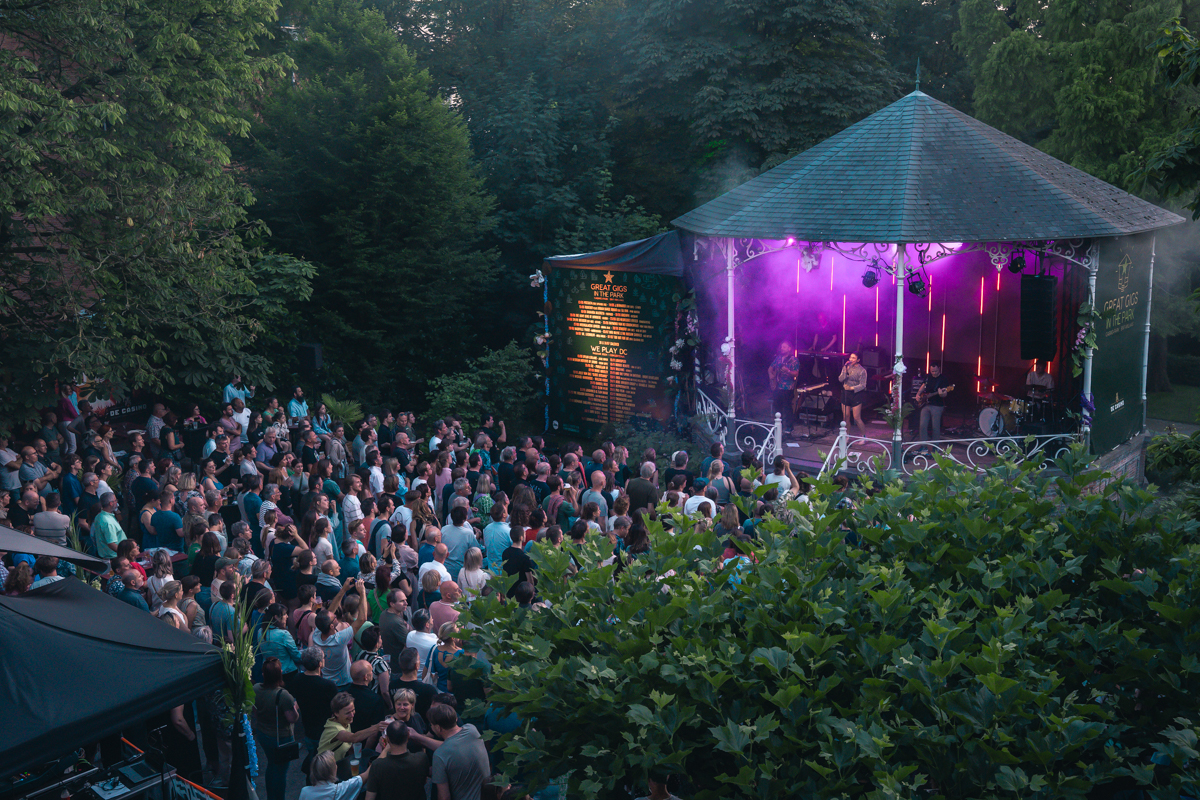 Intergalactic Lovers @ De Casino, picture 30, photographed by Jelle Meersschaut - FrontView Magazine
