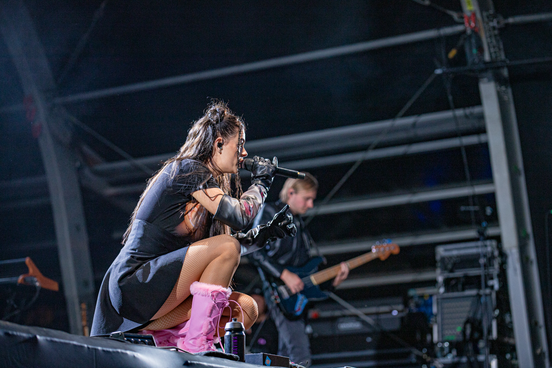 Davina Michelle @ Genk on stage, picture 3, photographed by Leen Verlinden - FrontView Magazine