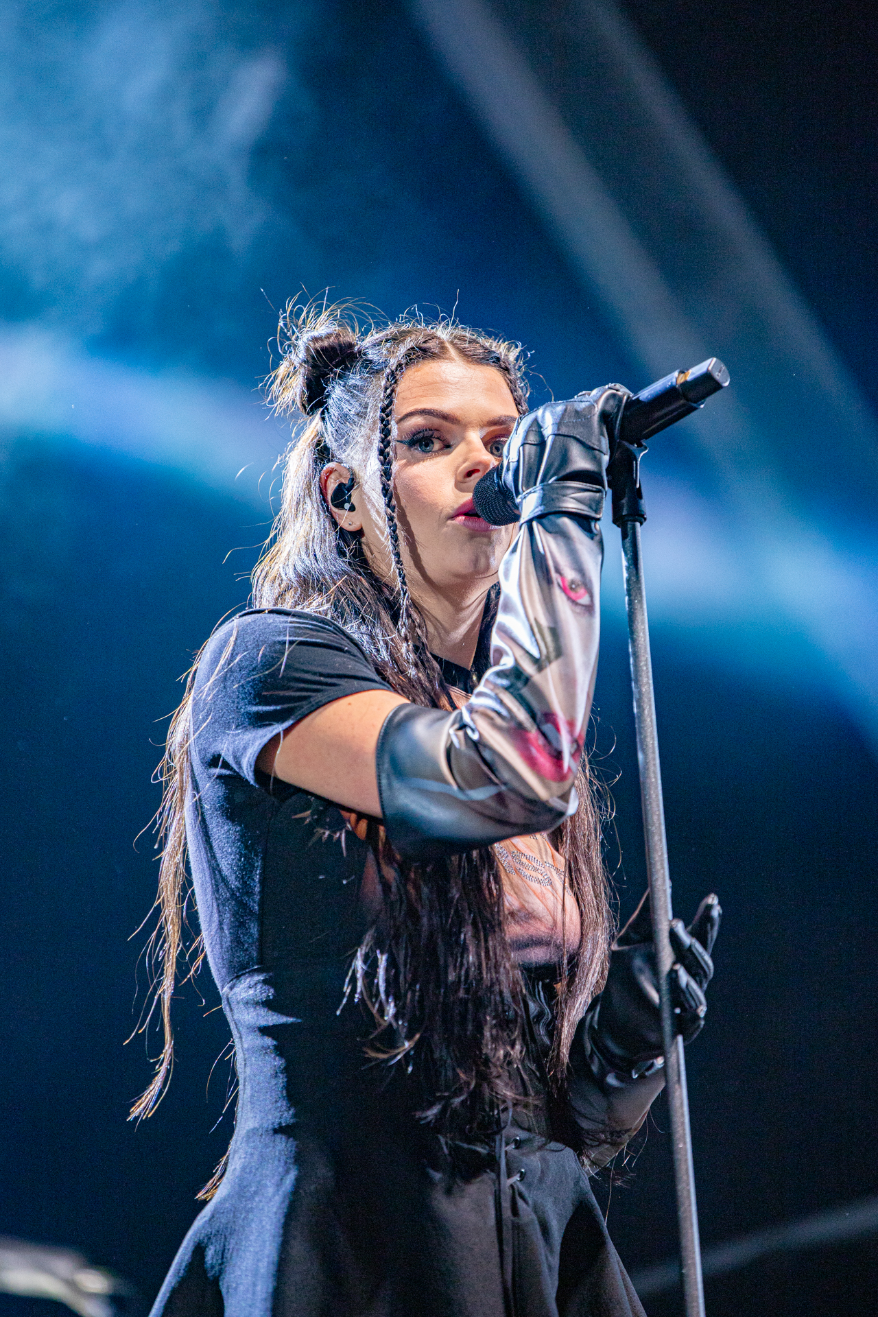 Davina Michelle @ Genk on stage, picture 11, photographed by Leen Verlinden - FrontView Magazine