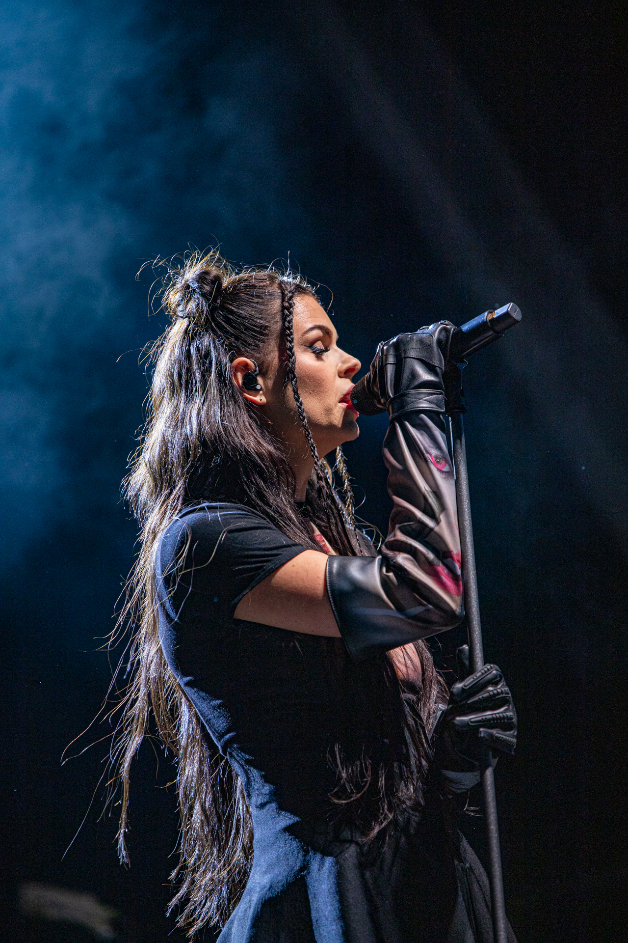 Davina Michelle @ Genk on stage, picture 12, photographed by Leen Verlinden - FrontView Magazine