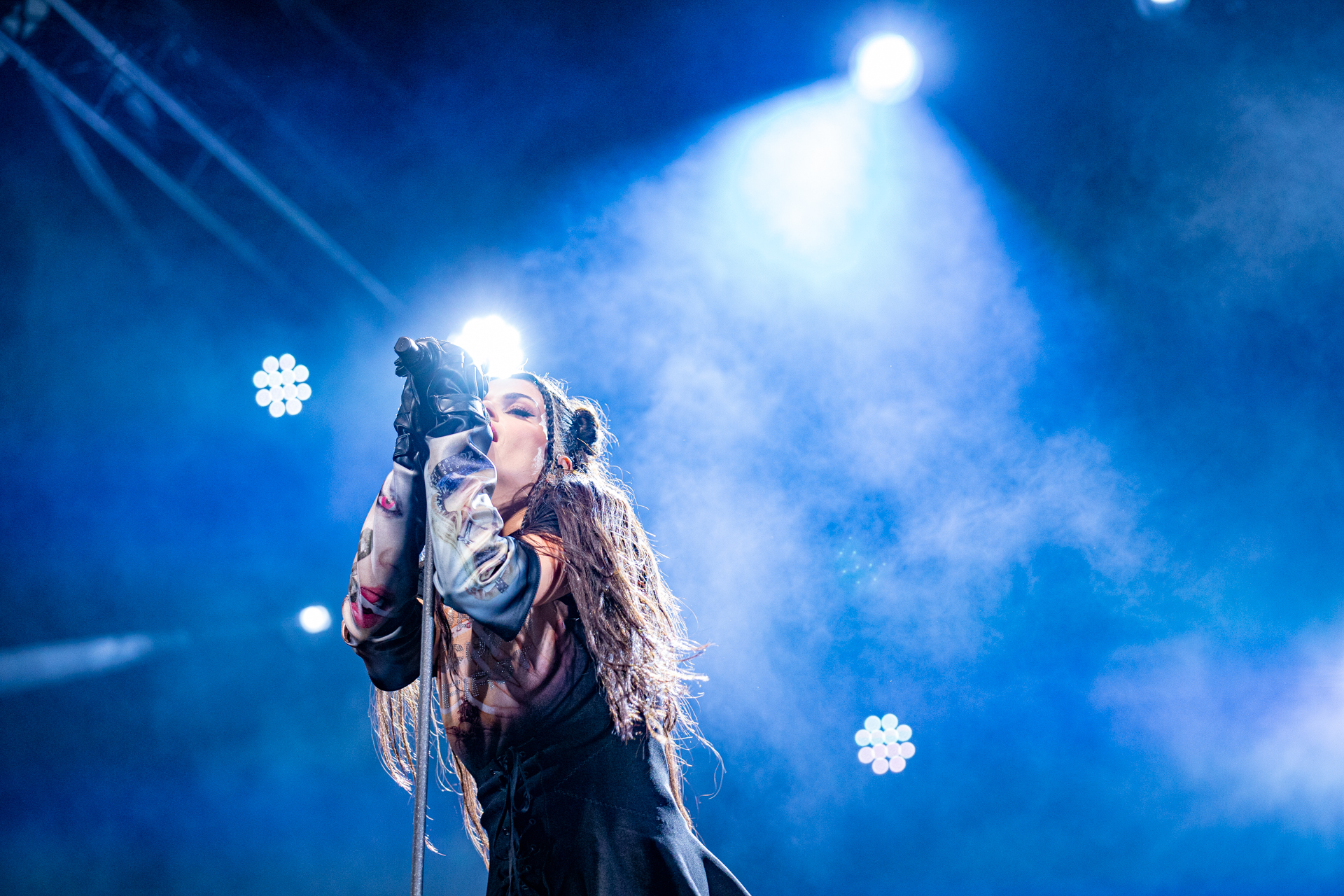 Davina Michelle @ Genk on stage, picture 17, photographed by Leen Verlinden - FrontView Magazine