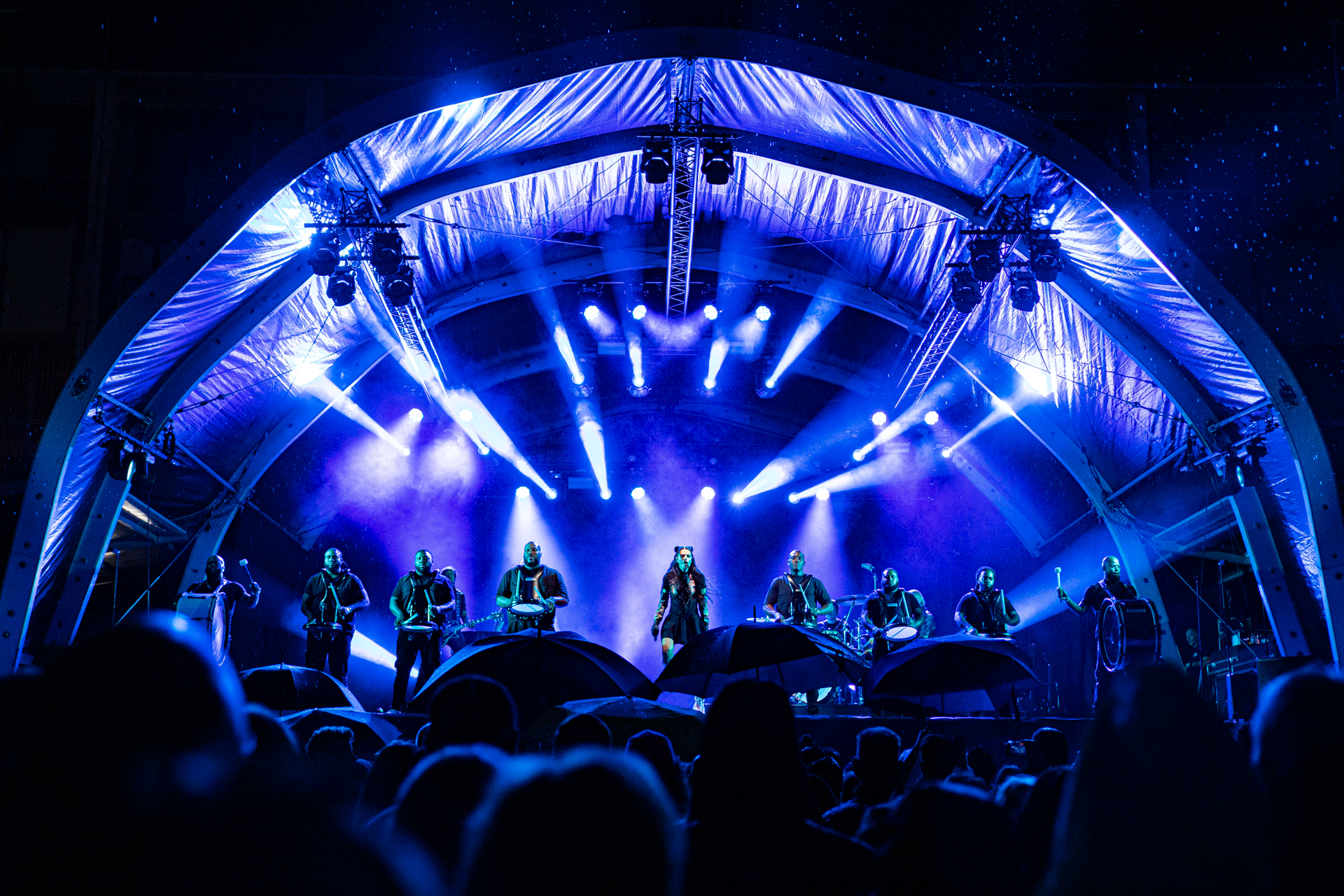 Davina Michelle @ Genk on stage, picture 23, photographed by Leen Verlinden - FrontView Magazine