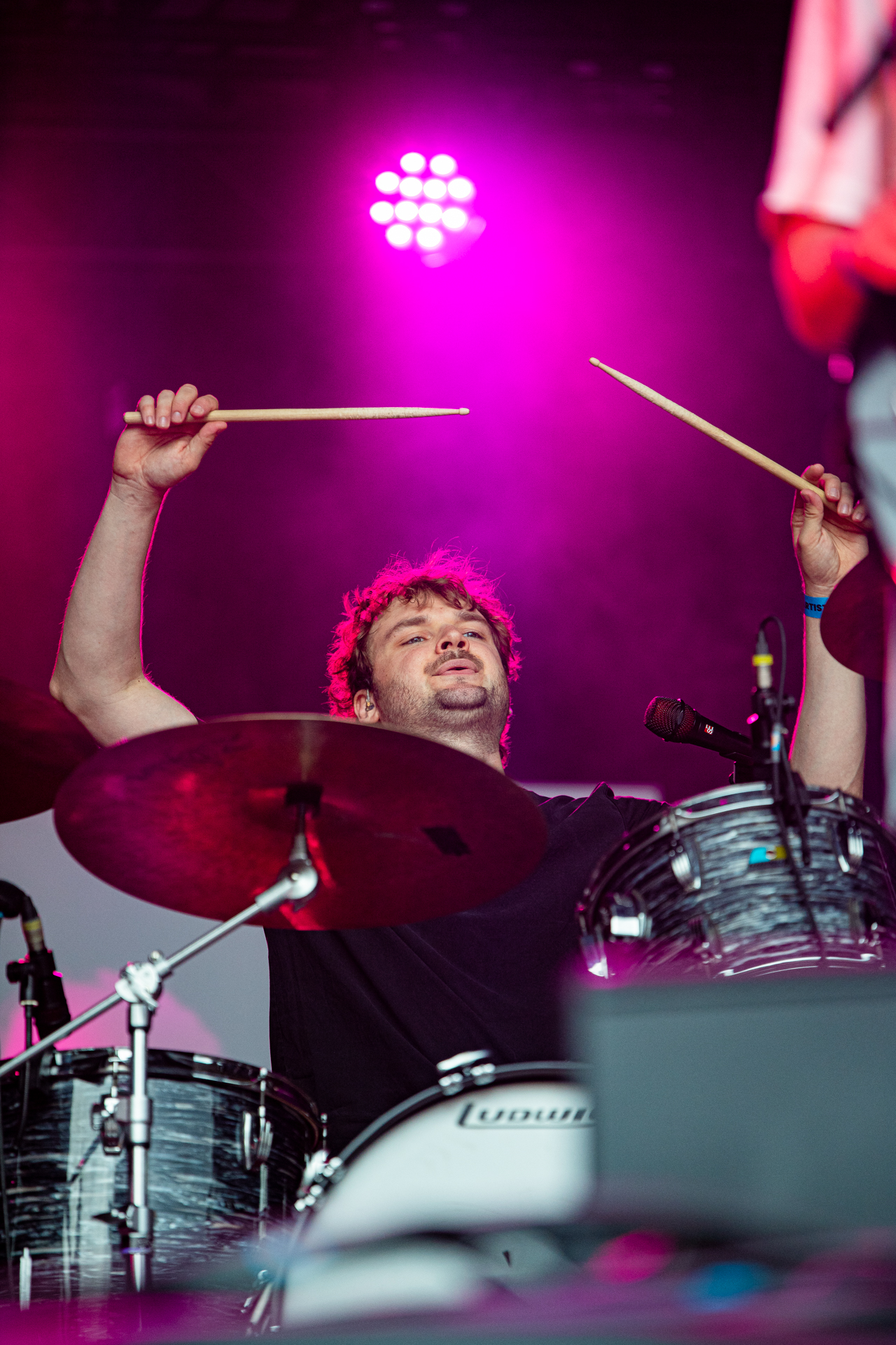 Dirk @ Genk on stage, picture 7, photographed by Leen Verlinden - FrontView Magazine