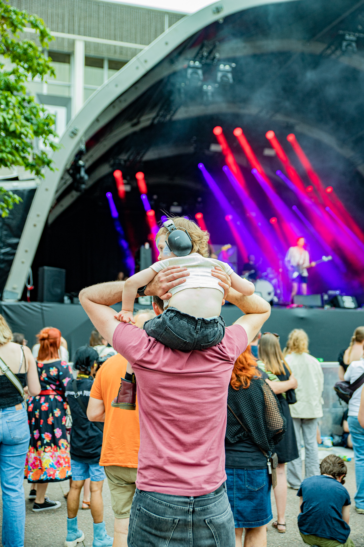 Dirk @ Genk on stage, picture 18, photographed by Leen Verlinden - FrontView Magazine