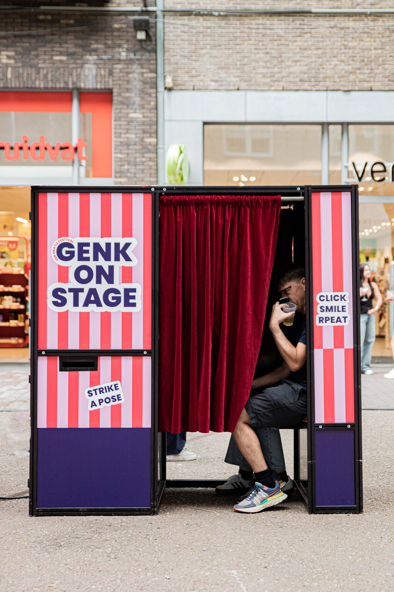 Sfeer @ Genk on stage, picture 17, photographed by Leen Verlinden - FrontView Magazine