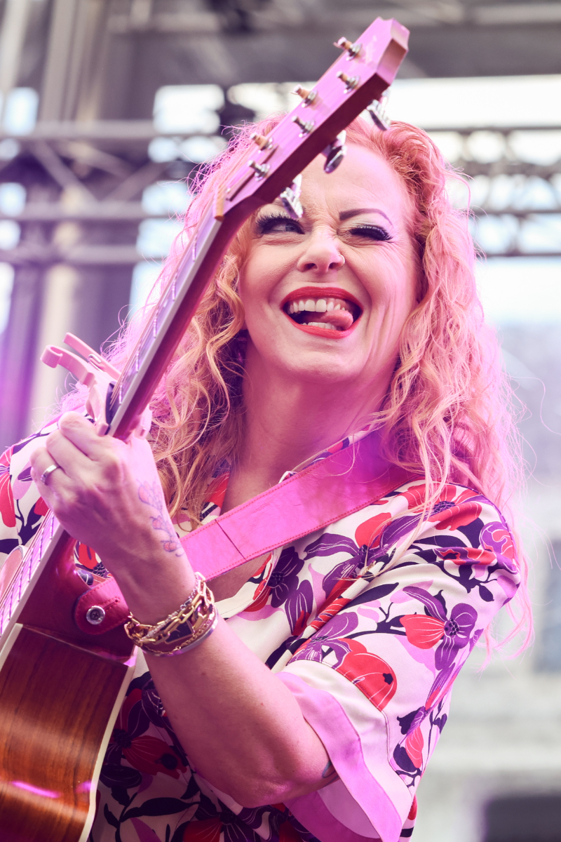 Floor Jansen en Anneke van Giersbergen Royal Park Live, foto 6, foto's door Kitty van de Waart - FrontView Magazine