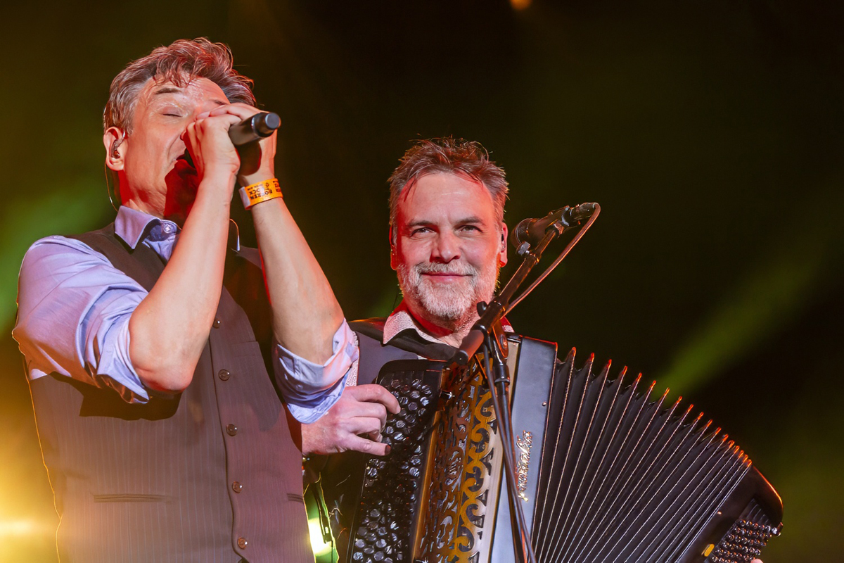 Bart Peeters & De Ideale Mannen @ Boerenrock, foto 17, foto's door Edwin Houdevelt - FrontView Magazine