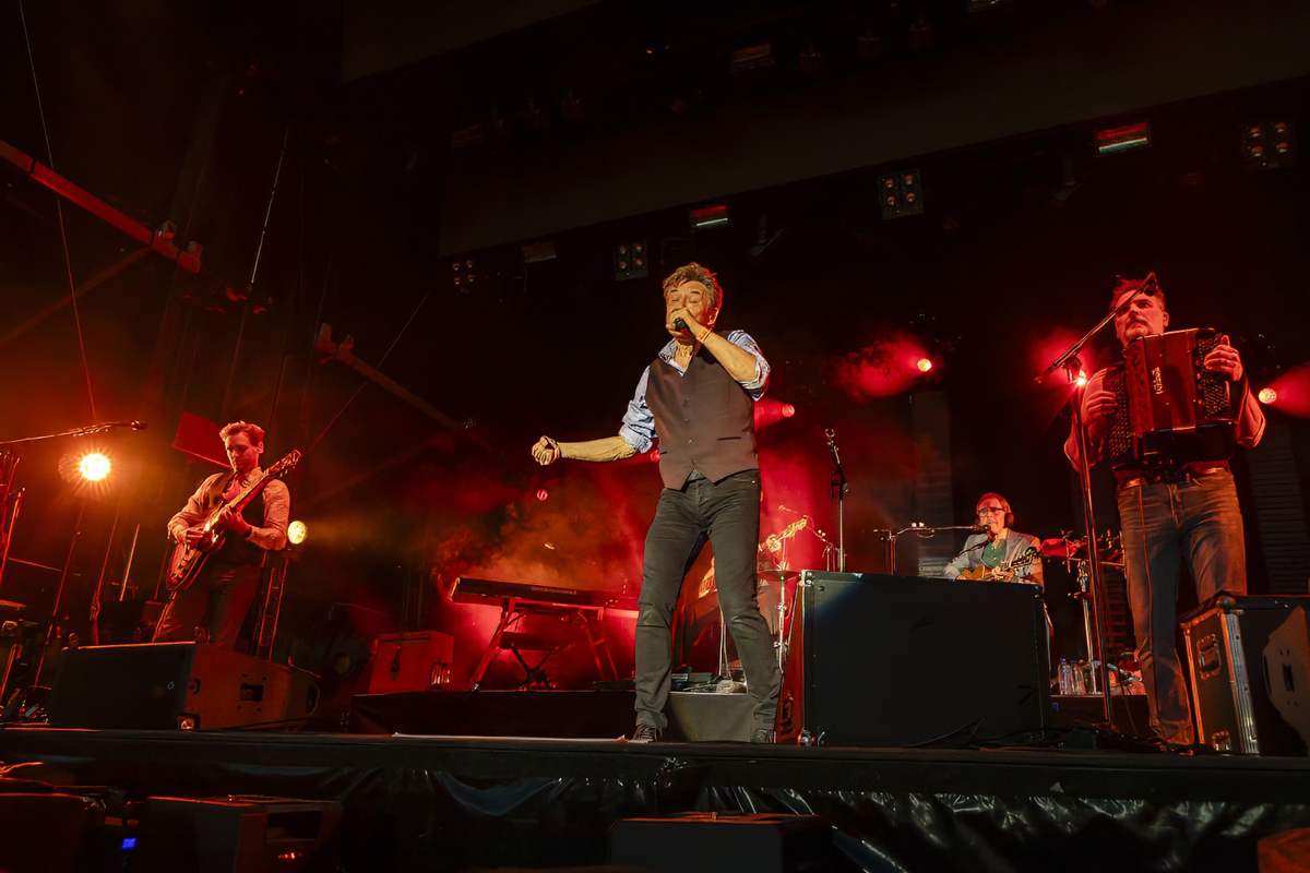 Bart Peeters & De Ideale Mannen @ Boerenrock, foto 18, foto's door Edwin Houdevelt - FrontView Magazine