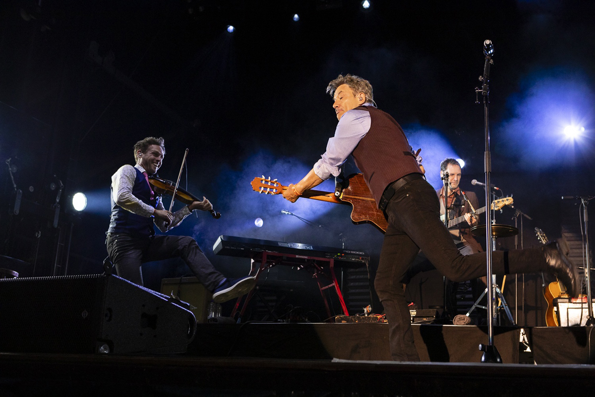 Bart Peeters & De Ideale Mannen @ Boerenrock, foto 24, foto's door Edwin Houdevelt - FrontView Magazine