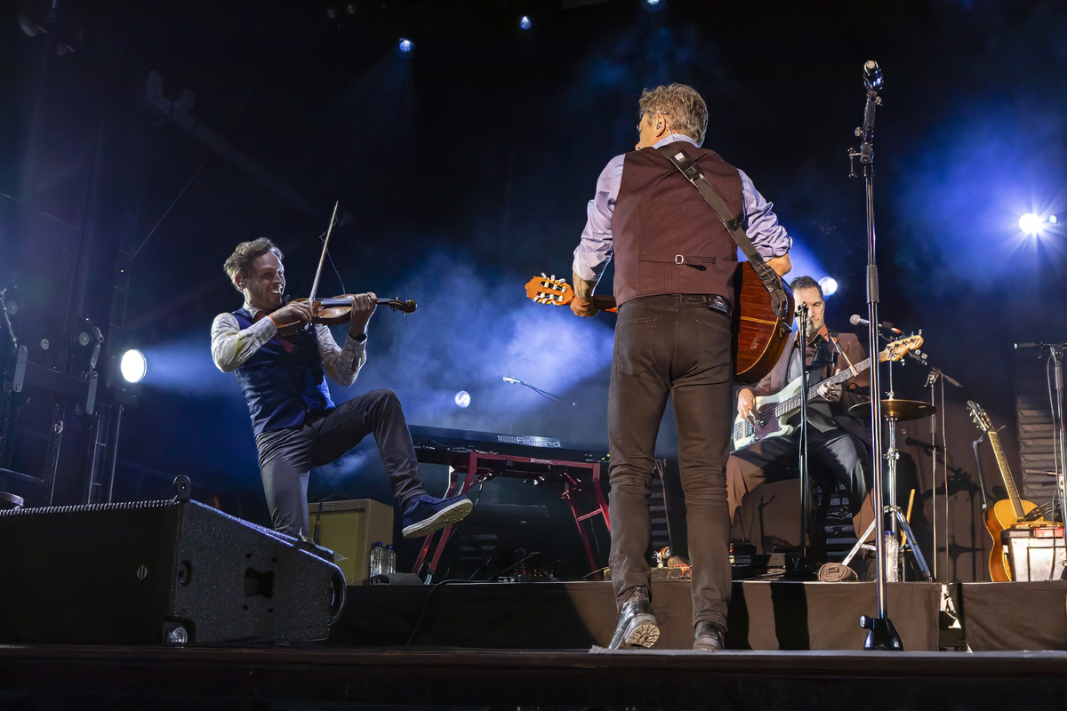 Bart Peeters & De Ideale Mannen @ Boerenrock, foto 25, foto's door Edwin Houdevelt - FrontView Magazine