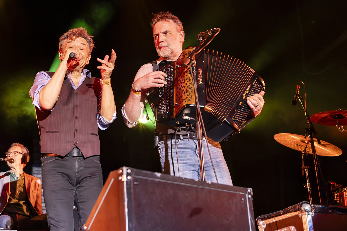 Bart Peeters & De Ideale Mannen @ Boerenrock, foto 28, foto's door Edwin Houdevelt - FrontView Magazine