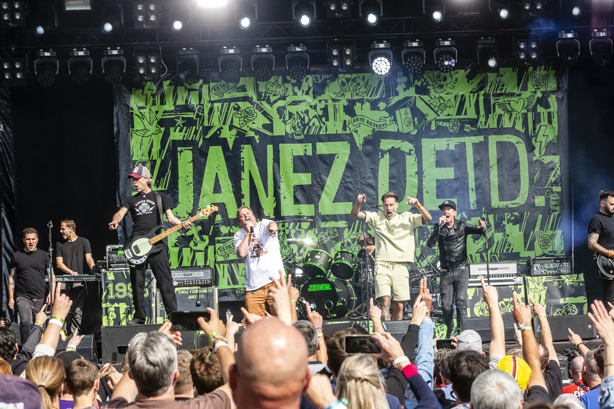 Janez Detd & Friends @ BoerenRock, foto 18, foto's door Edwin Houdevelt - FrontView Magazine