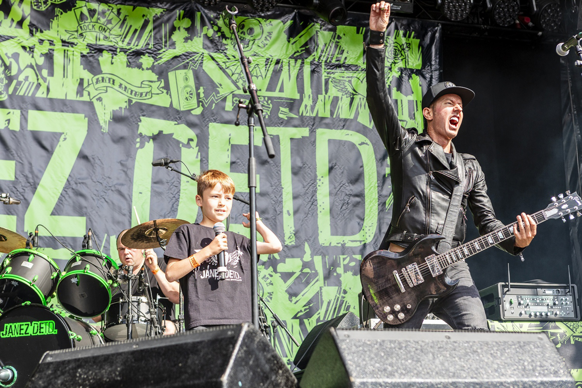 Janez Detd & Friends @ BoerenRock, foto 31, foto's door Edwin Houdevelt - FrontView Magazine