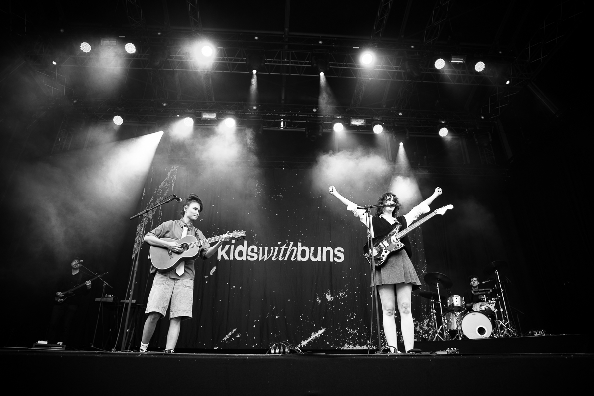 Kids With Buns @ Cactus festival, picture 7, photographed by Anais Callens - FrontView Magazine