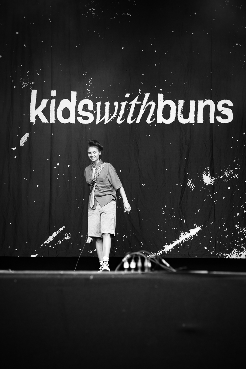 Kids With Buns @ Cactus festival, picture 9, photographed by Anais Callens - FrontView Magazine