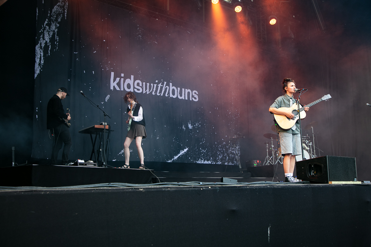 Kids With Buns @ Cactus festival, picture 13, photographed by Anais Callens - FrontView Magazine
