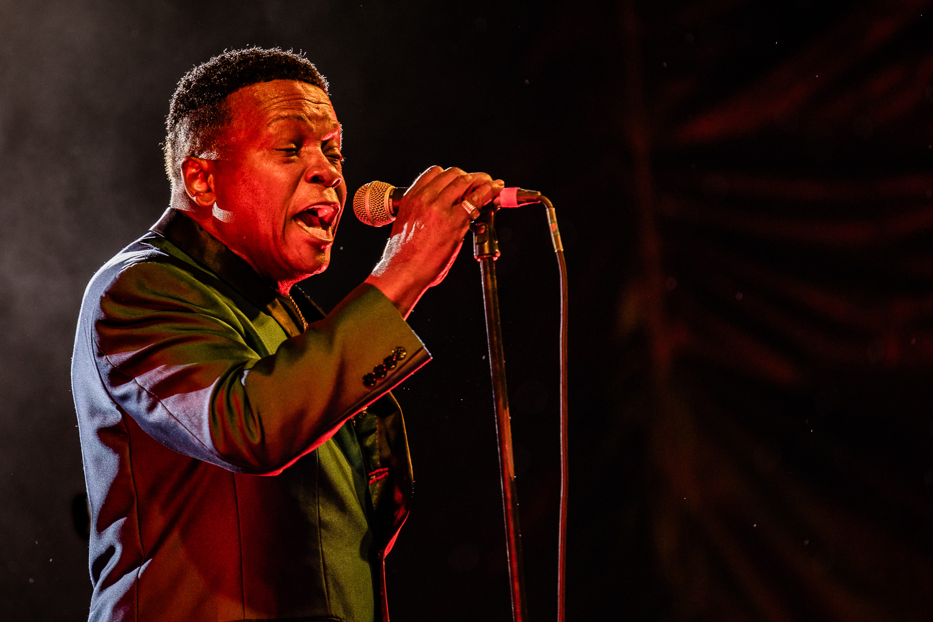 Lee Fields @ Beleuvenissen, picture 10, photographed by Jürgen Bruynooghe - FrontView Magazine