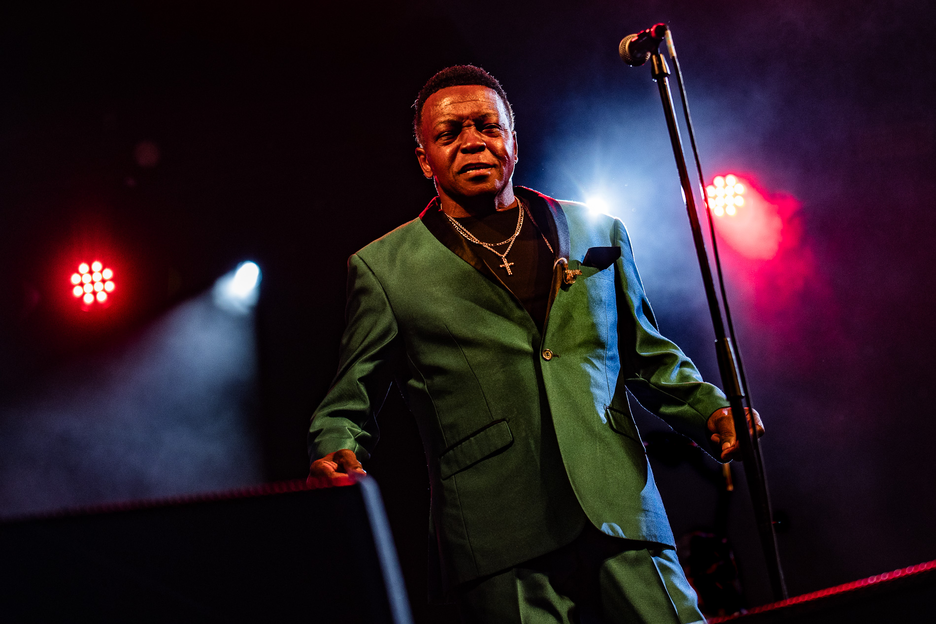 Lee Fields @ Beleuvenissen, picture 12, photographed by Jürgen Bruynooghe - FrontView Magazine