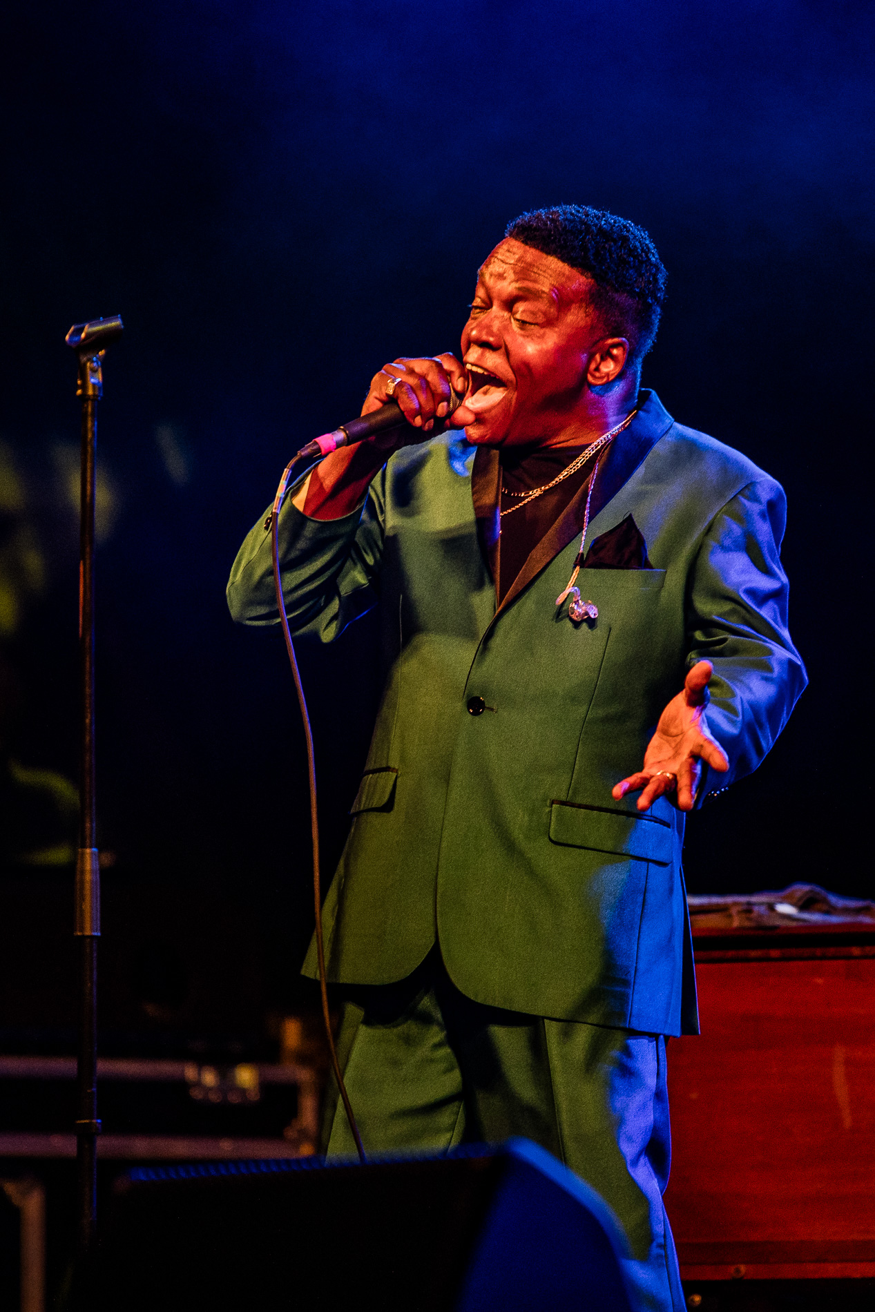 Lee Fields @ Beleuvenissen, picture 16, photographed by Jürgen Bruynooghe - FrontView Magazine