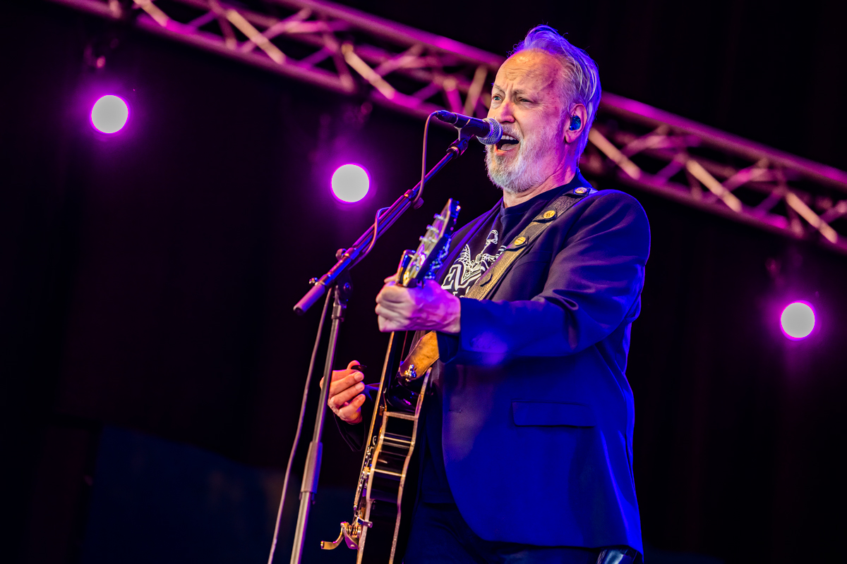 Nevenproject @ Bospop, picture 2, photographed by Dorien Goetschalckx - FrontView Magazine