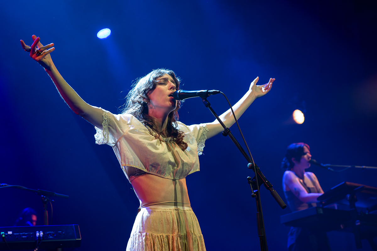 Birdy @ Gent Jazz, foto 13, foto's door David Johnson - FrontView Magazine