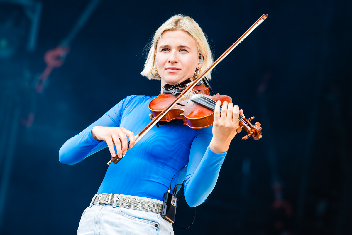Son Mieux @ Bospop, foto 1, foto's door Dorien Goetschalckx - FrontView Magazine