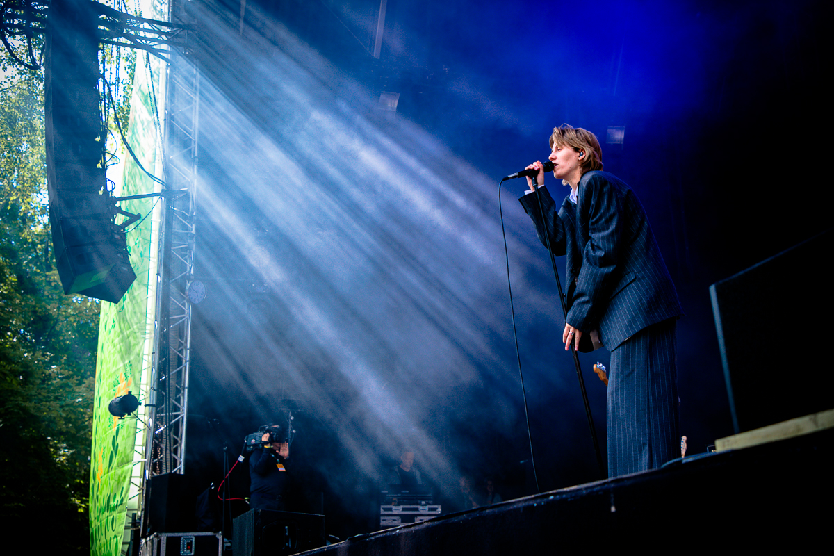 Whispering sons @ Cactus festival, picture 3, photographed by Anais Callens - FrontView Magazine