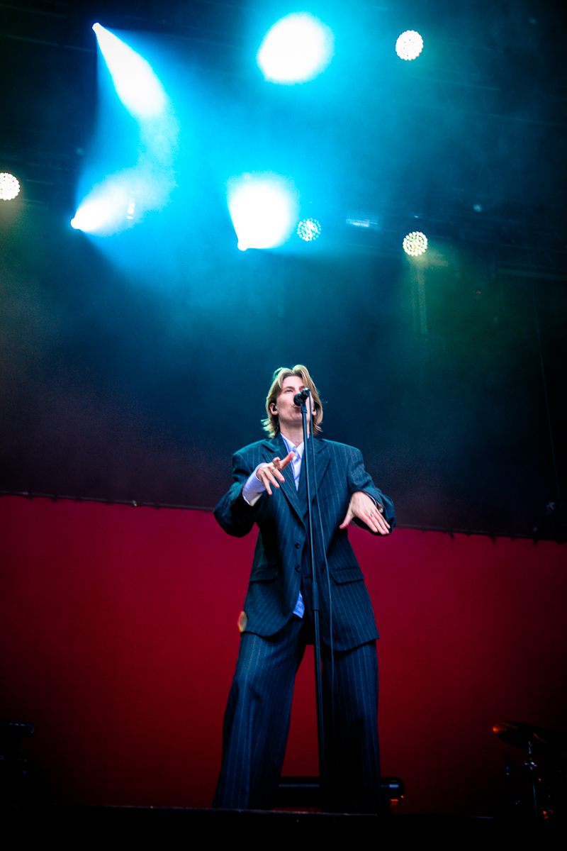 Whispering sons @ Cactus festival, picture 12, photographed by Anais Callens - FrontView Magazine