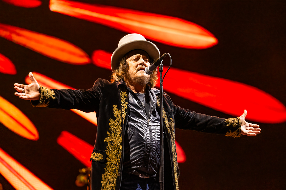 Zucchero @ Bospop, picture 1, photographed by Dorien Goetschalckx - FrontView Magazine