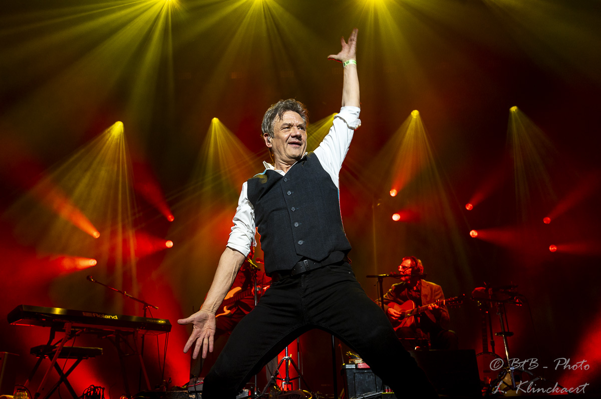 Bart Peeters @ Rock Zottegem Dag 3, picture 1, photographed by Luc Klinckaert - FrontView Magazine