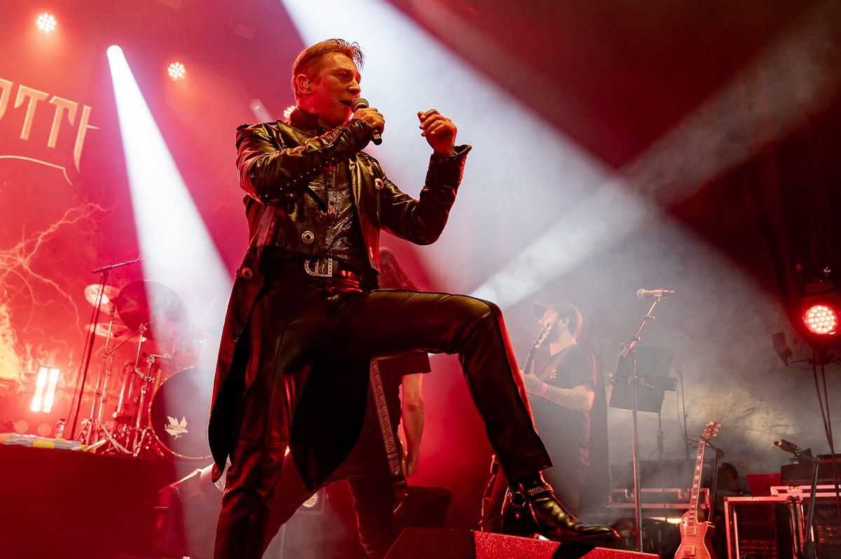 Hellmut Lotti Goes Metal @ Rock Zottegem 2024 dag 2, picture 5, photographed by Luc Klinckaert - FrontView Magazine