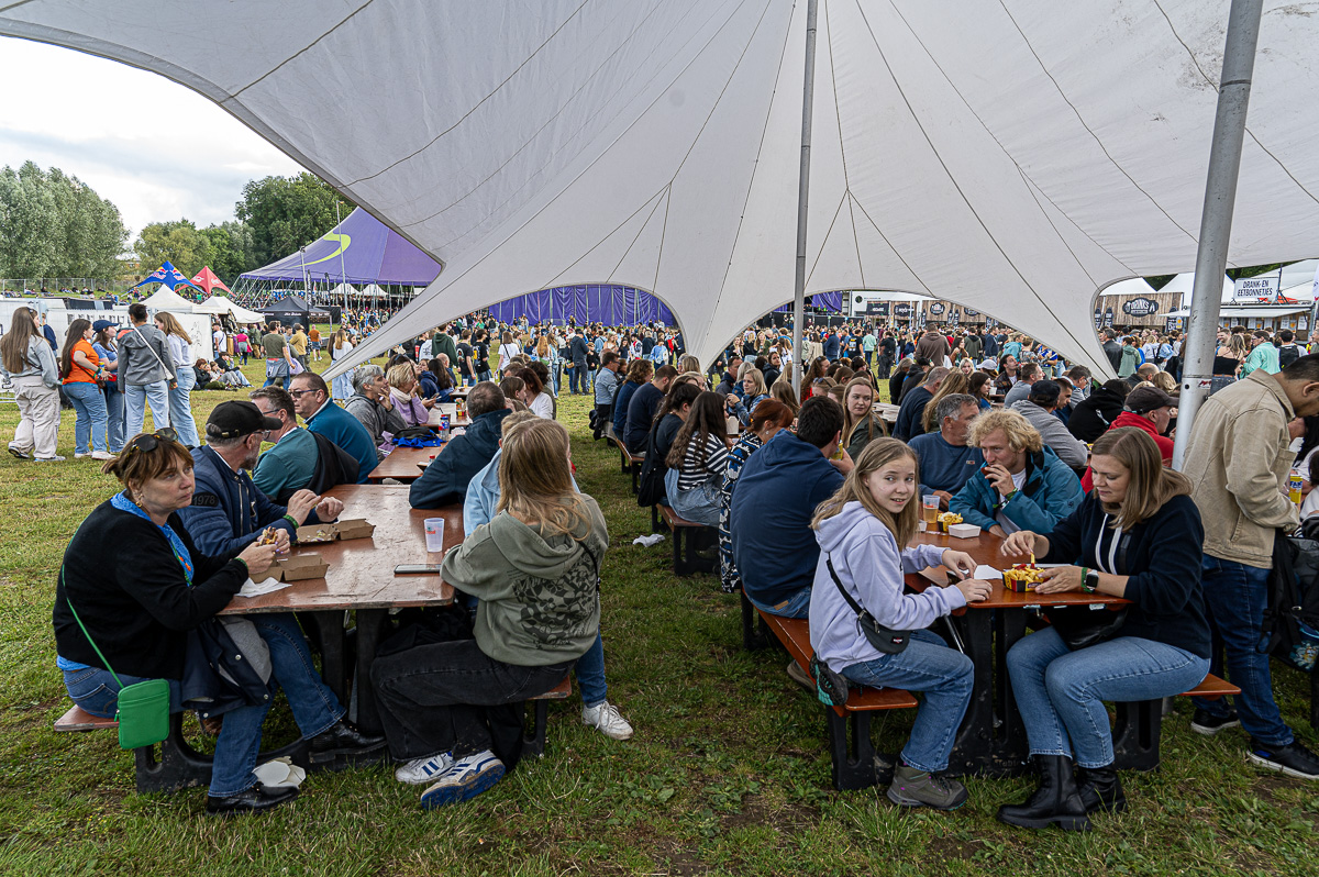 Sfeertjes @ Rock Zottegem Dag 3, picture 5, photographed by Luc Klinckaert - FrontView Magazine
