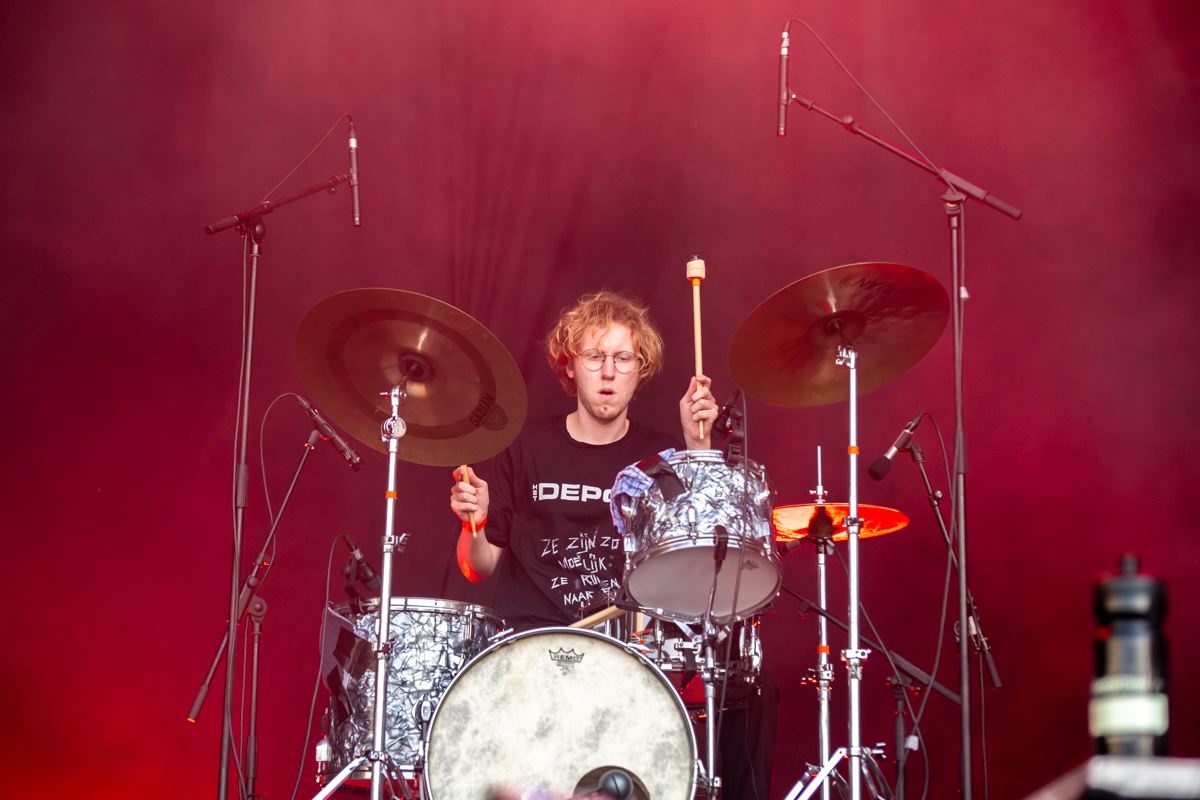Iskander Moon @ Kneistival, picture 1, photographed by Bart Janssens - FrontView Magazine