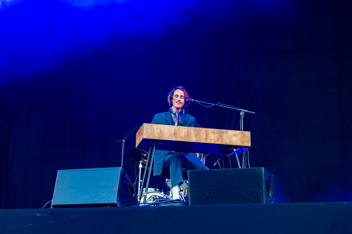 Iskander Moon @ Kneistival, picture 13, photographed by Bart Janssens - FrontView Magazine