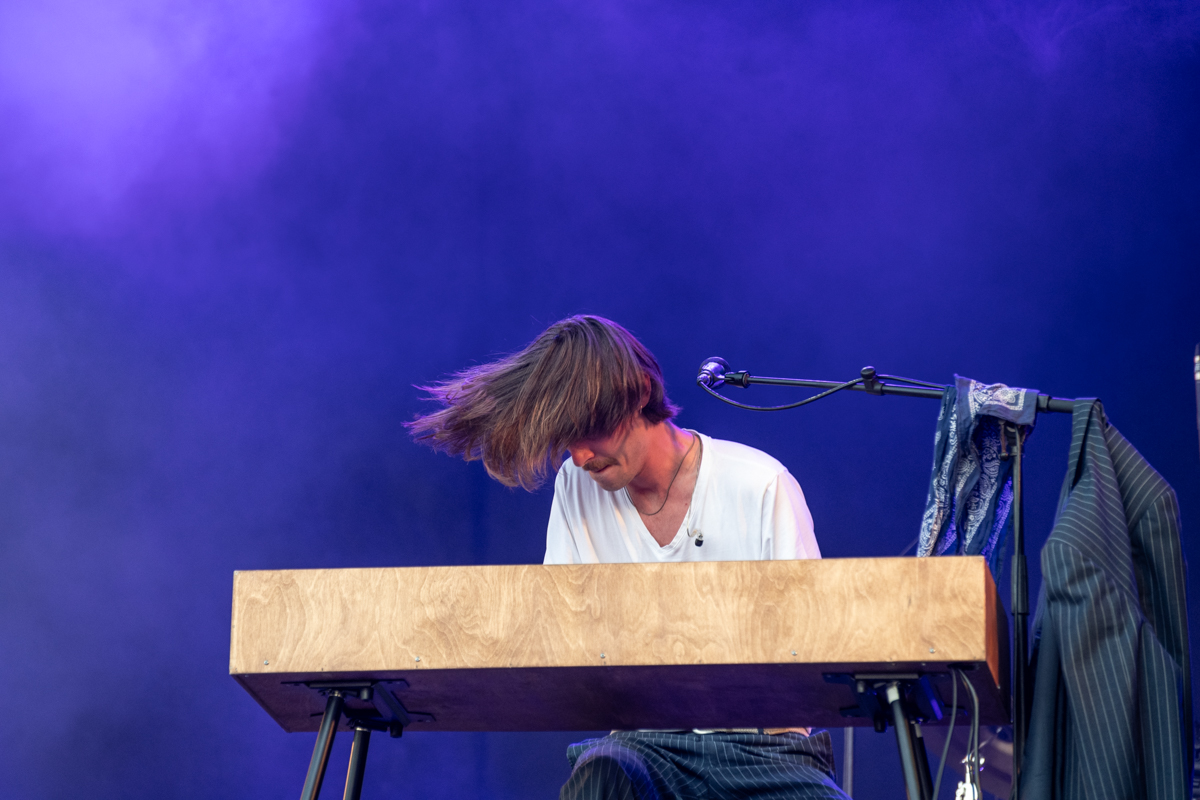 Iskander Moon @ Kneistival, picture 27, photographed by Bart Janssens - FrontView Magazine
